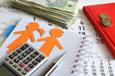 Budżet domowy rodziny - kalkulator oszczędności i wydatków
